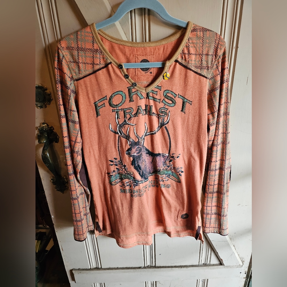 DOUBLE D  Forest trail tee. Sz med.